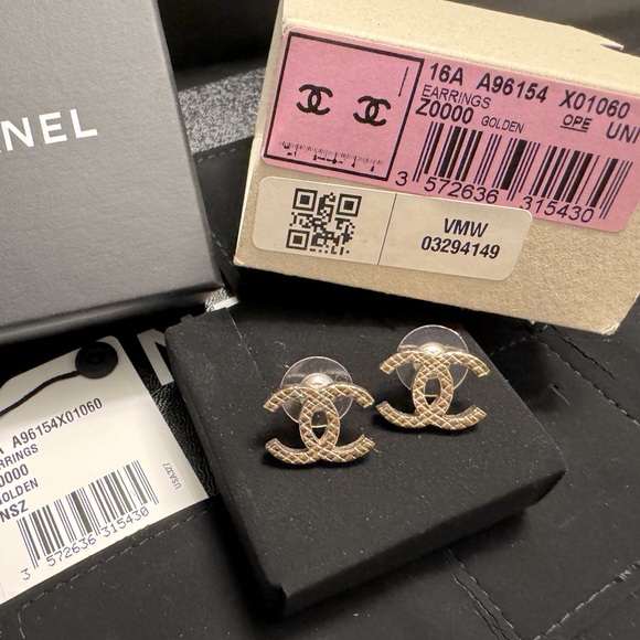 Chanel Gold Quilted Studs - Picture 7 of 15